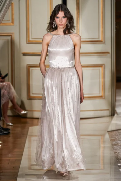 Look 28